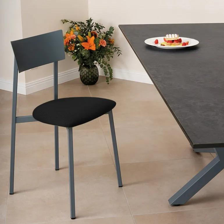 Anémone Carrier ® Chaise de cuisine contemporaine en métal fabriquée en France
