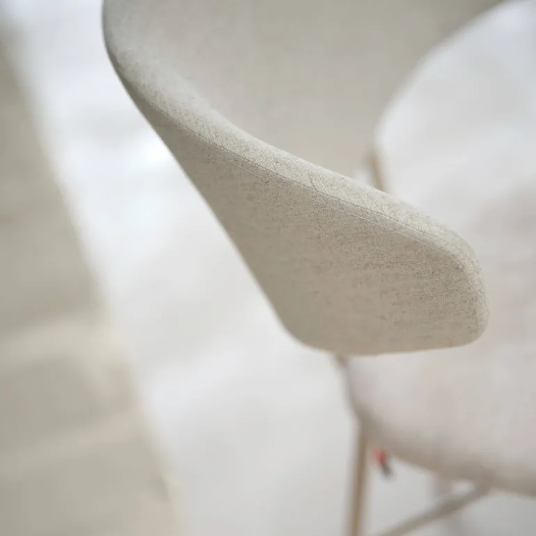 Toro Mobitec ® Fauteuil minimaliste cosy en tissu avec pieds en métal